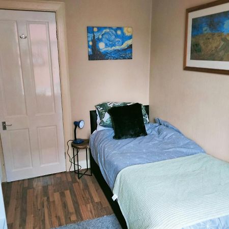 Spacious Flat In Bridgeton, Glasgow Eksteriør billede