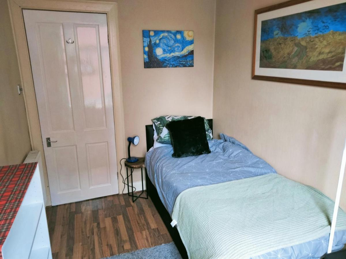Spacious Flat In Bridgeton, Glasgow Eksteriør billede