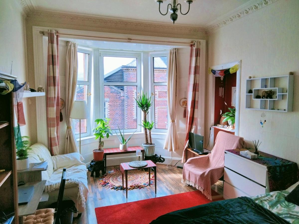 Spacious Flat In Bridgeton, Glasgow Eksteriør billede